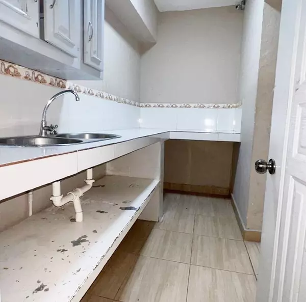 casas - Propiedad céntrica en los Prados  6