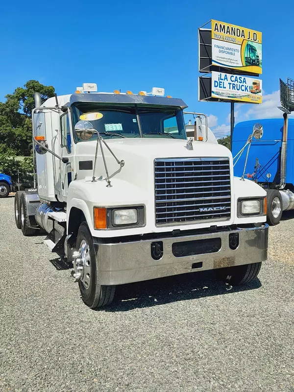 camiones y vehiculos pesados - MACK CHU613 600 1