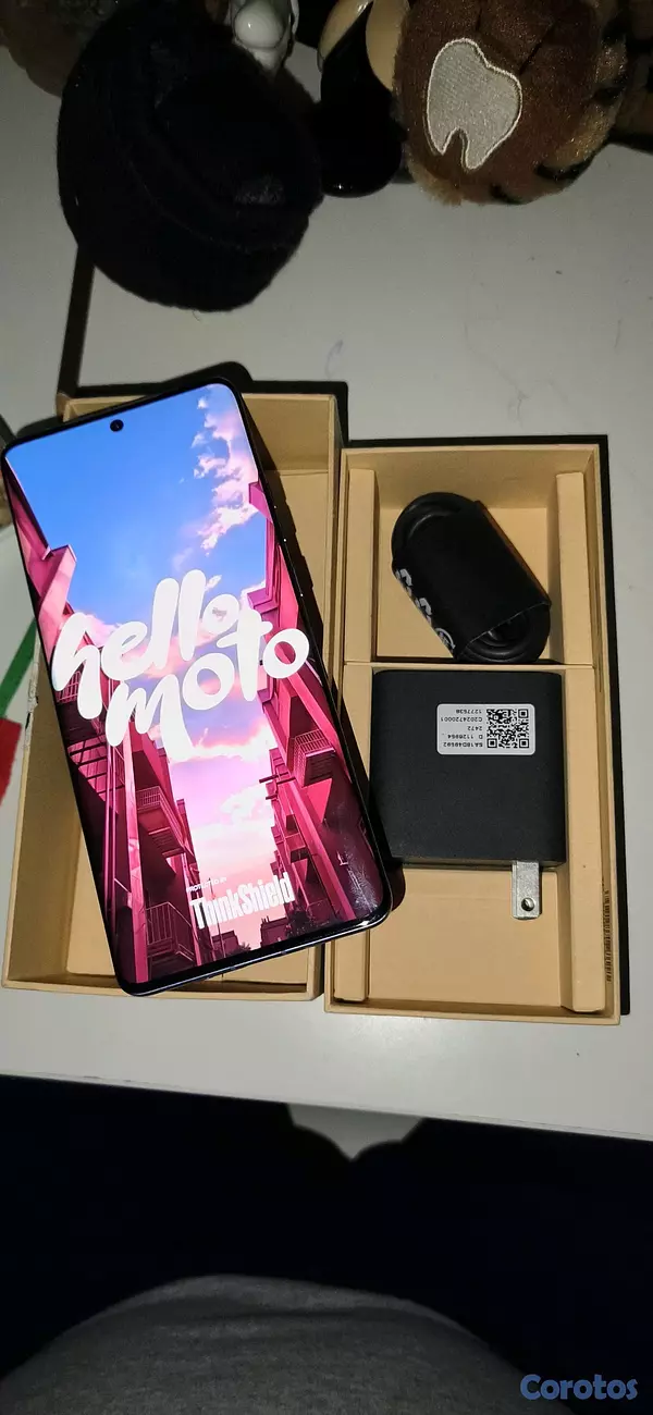 celulares y tabletas - Motorola Edge 50 pro + Motobuds (Precio negociable) 3