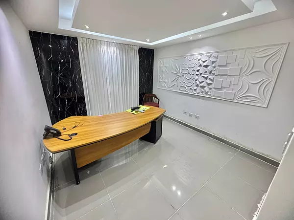 oficinas y locales comerciales - Alquilo local comercial en Mirador Sur  4