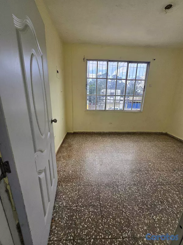 apartamentos - Apto de 1 hab, 2do nivel en la misma Av los beisbo 3