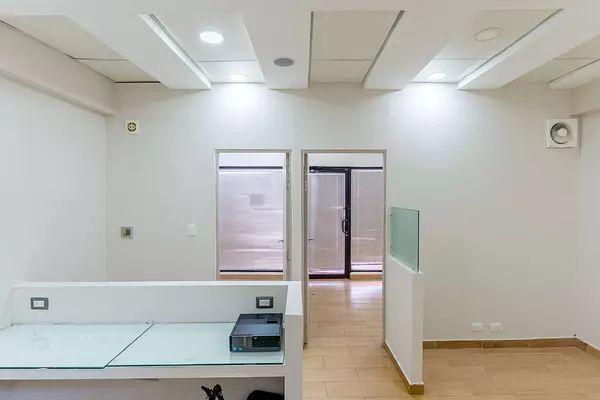 oficinas y locales comerciales - Alquiler local en Primer nivel  6