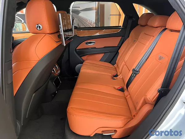 jeepetas y camionetas - Bentley Bentayga 10
