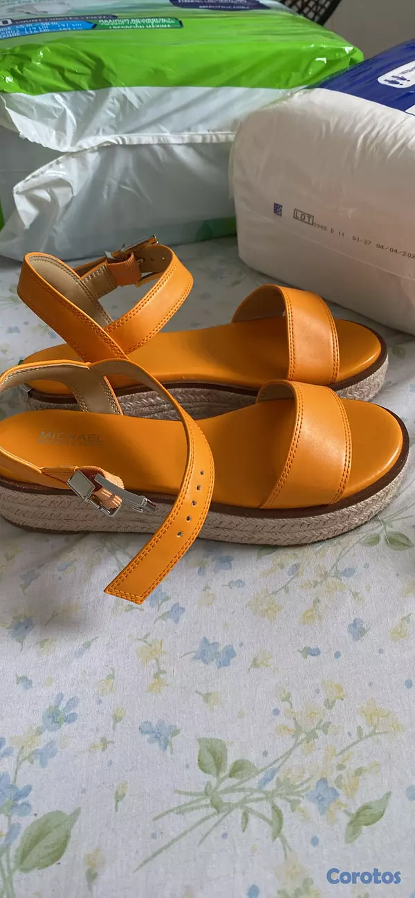 zapatos para mujer - Varios tenis y Zapatillas 5, 6, y 6.5 7