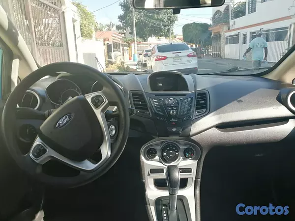 carros - Ford Fiesta SE 2017, recién importado. 8