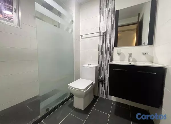 apartamentos - vendo en el millón tres habitaciones 2.5 baños dos parqueos balcón servicio  4