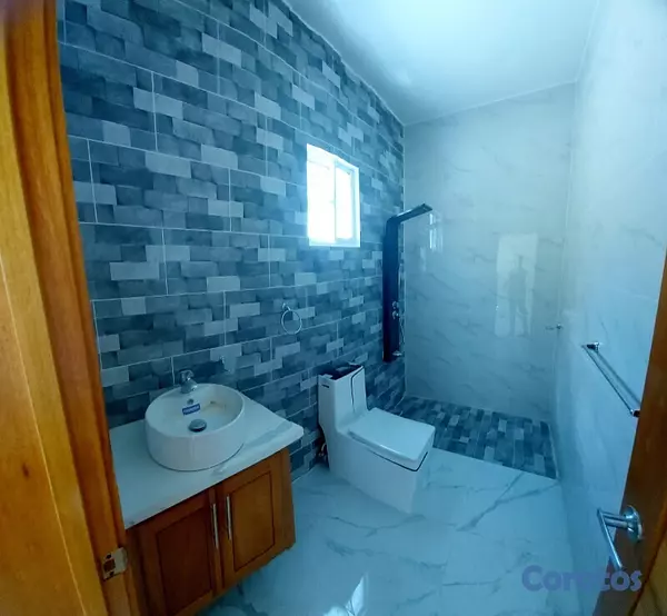 casas vacacionales y villas - Casa en un lugar tranquilo de fácil acceso en la ciudad lista para mudarse  3