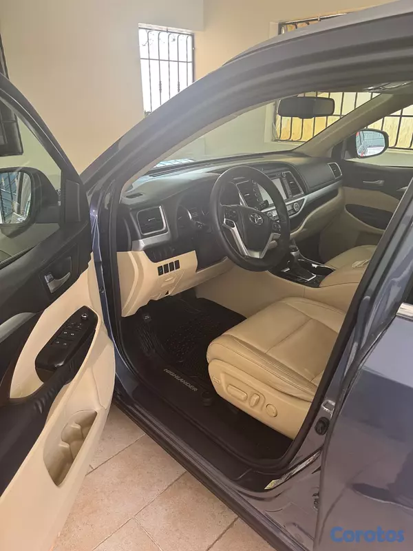 jeepetas y camionetas - Toyota Highlander XLE 4WD 2015 2