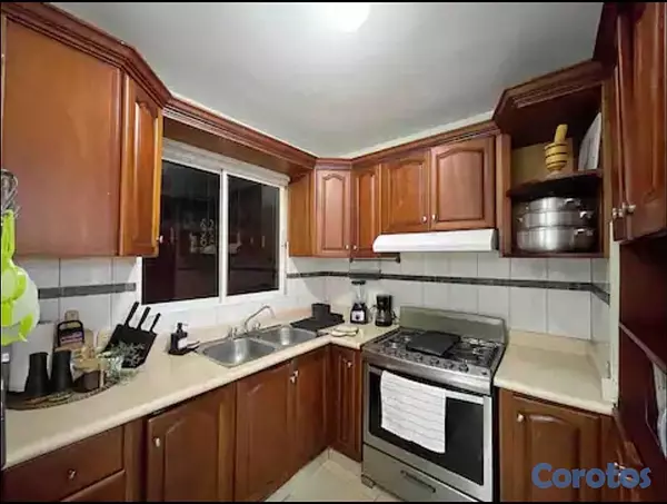 apartamentos - Alquilo apartamento amueblado en un 2do Piso
Ensanche Isabelita, proximo Av.E. 10