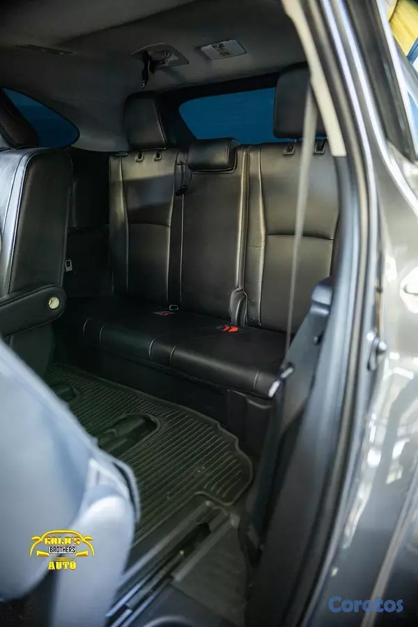 jeepetas y camionetas - Toyota Highlander Platinum 2023 Clean Carfax 9
