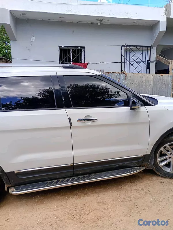 jeepetas y camionetas - ​Ford Explorer 2011 - 3 Filas de Asientos - ¡Excelentes Condiciones! 5