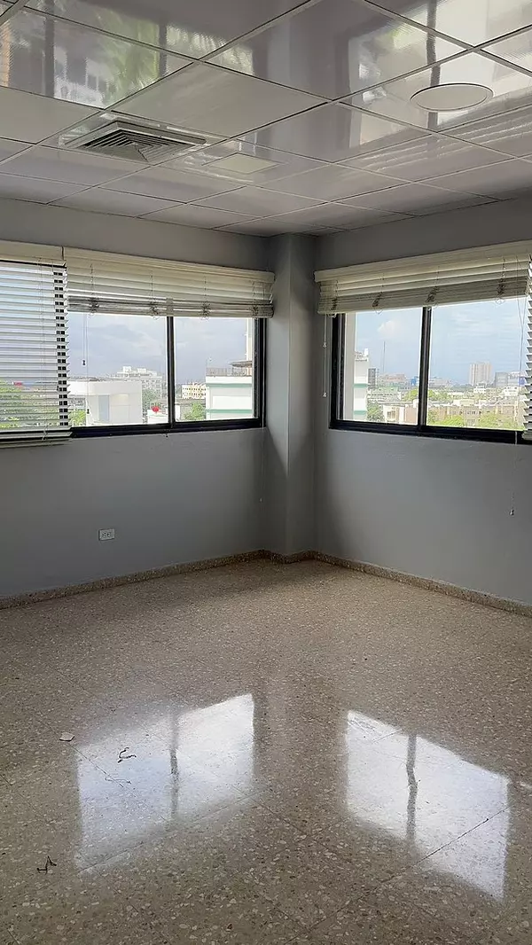 oficinas y locales comerciales - Alquilo Local 500 mts La Julia 2