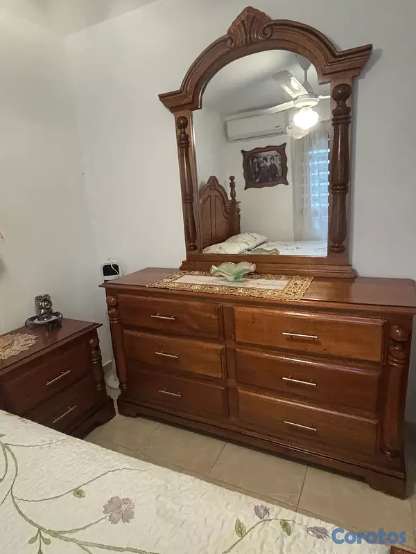 muebles y colchones - juego de cama full roble dos mesas gabetero. y cama   no colchones  2