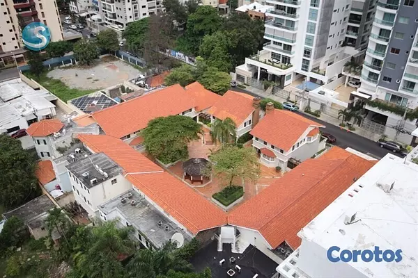 casas - Casa en Piantini para Reformar en Proyecto  2