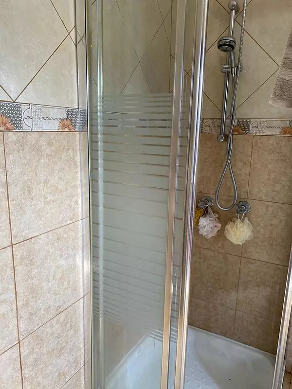 casas - Residencia de 2 Niveles en Los Laureles  6