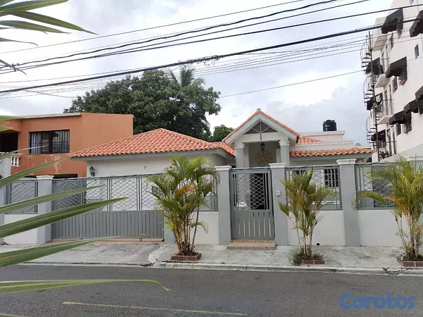 casas - Hermosa casa en venta: Avenida Independencia Urbanización Miramar.  2