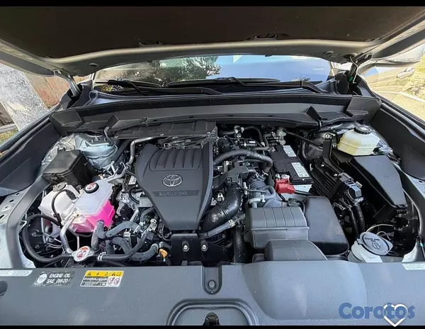 jeepetas y camionetas - 🚗Toyota Highlinder XLE 2025 - Como nueva, full de lujo.  6