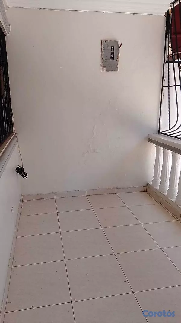 casas - Alquilo Casa 2 Niveles Respaldo Los tres Ojos  3