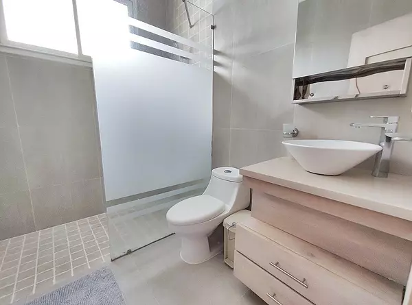 apartamentos - Apartamento 6to Nivel con 225 Mts2 en La Esmeralda  7