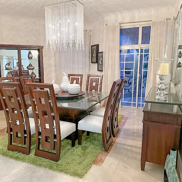 casas - Mansion de 3 Niveles ubicada en Cerro Alto  8