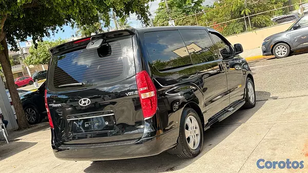 jeepetas y camionetas - 2020 Hyundai Grand Starex Diesel 11 Pasajeros 3