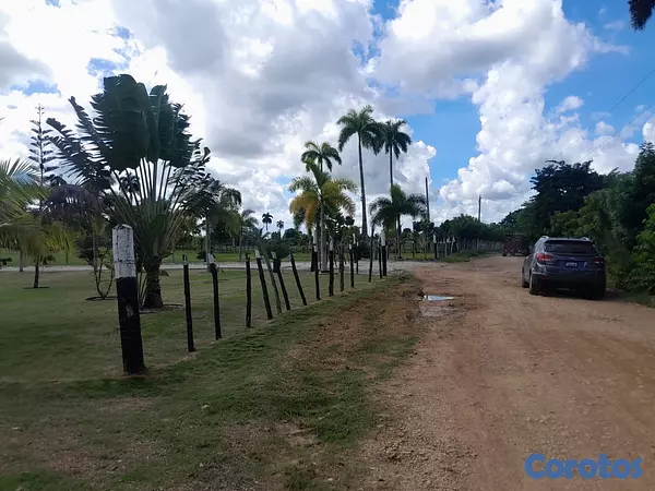 solares y terrenos - venta de finca de 15,193mts en Higuey República Dominicana  3