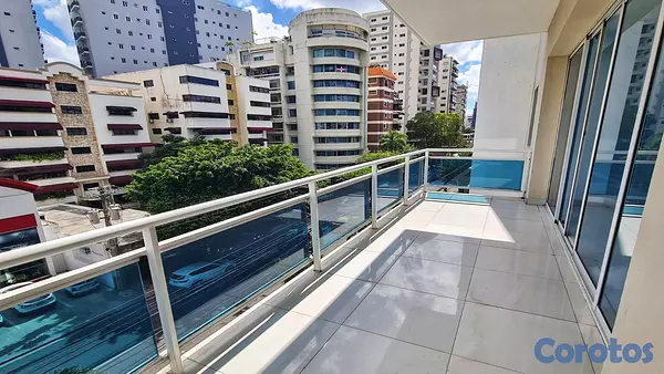 apartamentos - Apartamento amplio en alquiler en Naco con piscina, gimnasio. 1