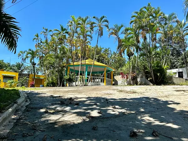 casas - Vendo casa comercial en La Autopista Duarte  8