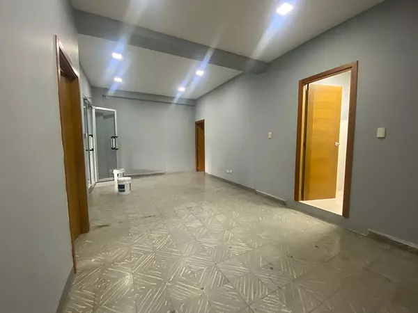 oficinas y locales comerciales - 🔵Alquilo Local 350 mts 3er piso en Gazcue  para oficina o negocio 
 8