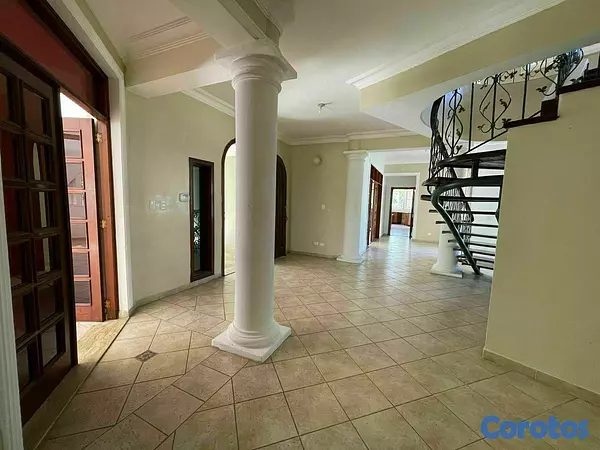 casas - VENDO Hermosa Mansión De 3 Niveles En Los Rios 7