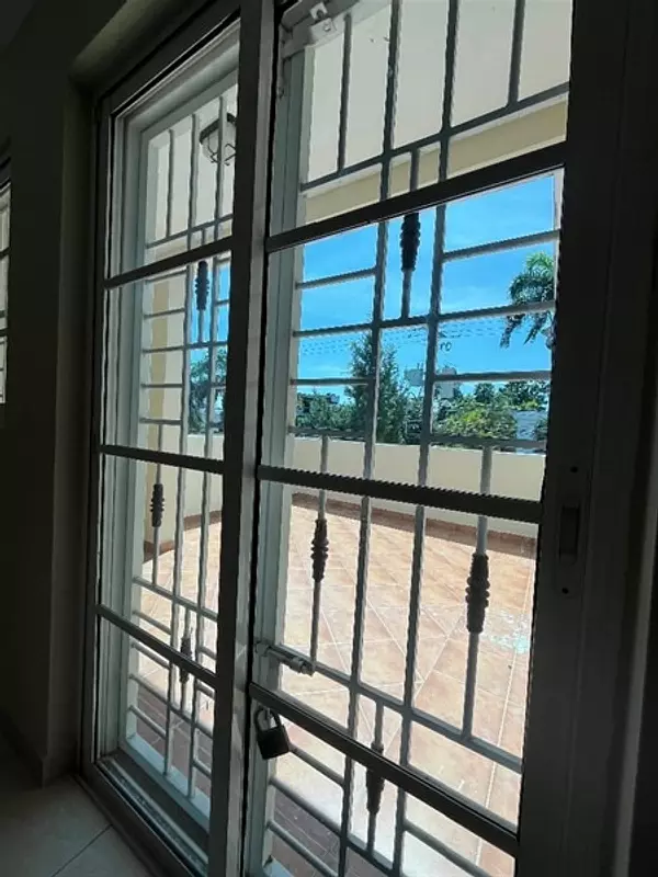 casas - Alquilo de Casa Los Prados con excelente ubicación 4