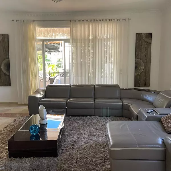 casas - Mansion de 3 Niveles ubicada en Cerro Alto  5