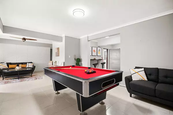 apartamentos - Apartamento en gazcue 2do nivel 125 mts 

2 habitaciones 
2,5 baños 
1 parqueo 
 7