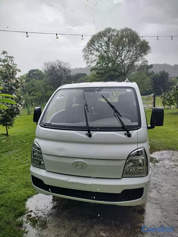 camiones y vehiculos pesados - Hyundai H100 2024 4