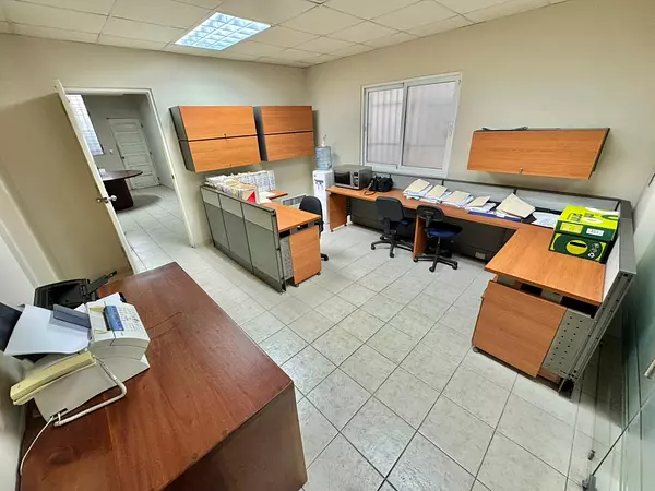 oficinas y locales comerciales - Local Comercial en Venta ZONA UNIVERSITARIA 8