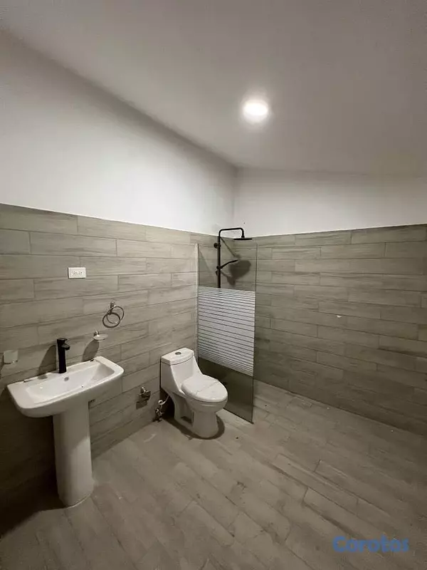 casas - Casa de Dos Niveles en Villa Marina  6