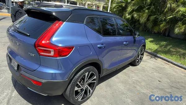 jeepetas y camionetas - Volvo XC40 año 2020 4