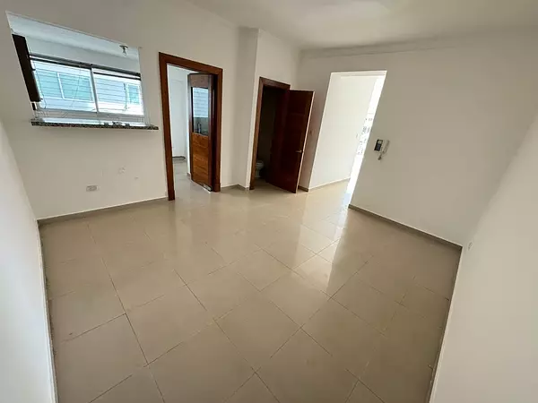 apartamentos - Apartamento en Alquiler
SERRALLES
USD 1,500.00 (Mantenimiento incluido)

 4