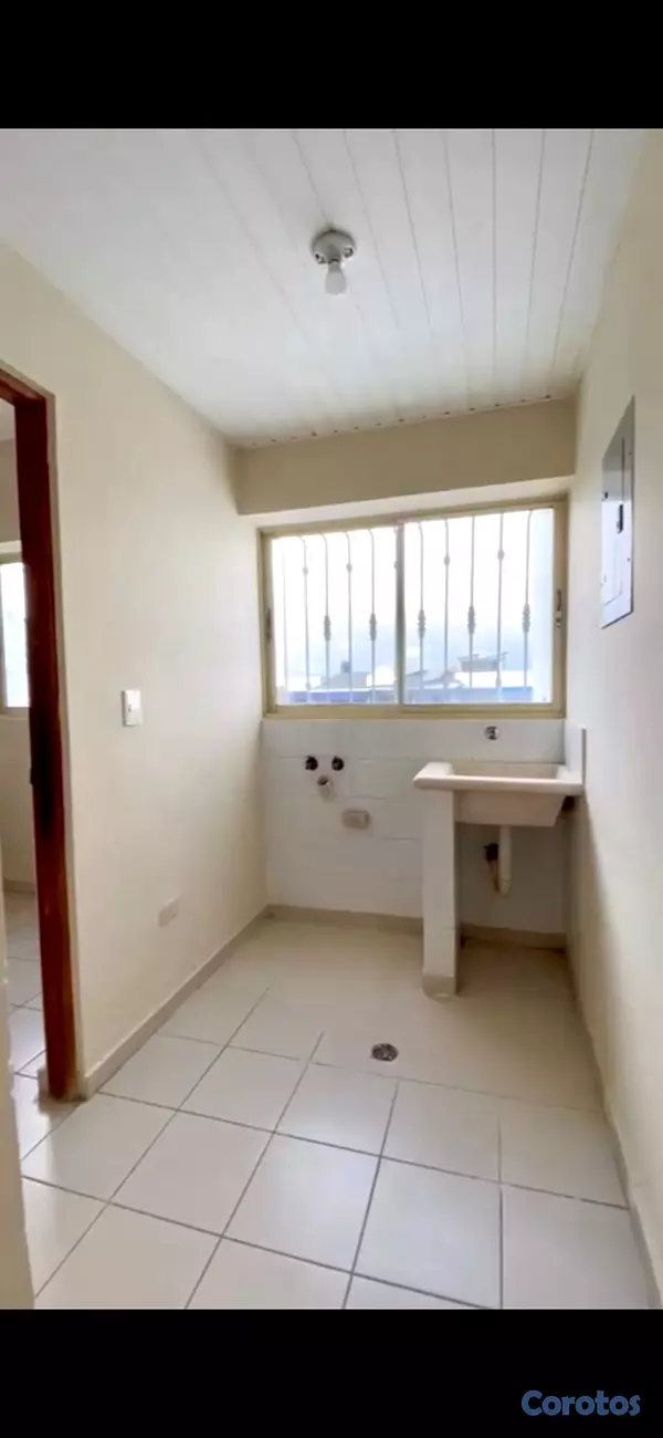 apartamentos - 2 Hab en torre de Av. Enriquillo  6