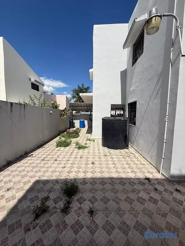 casas - Casa de 3 habitaciones 2 baños en venta en Colinas 15