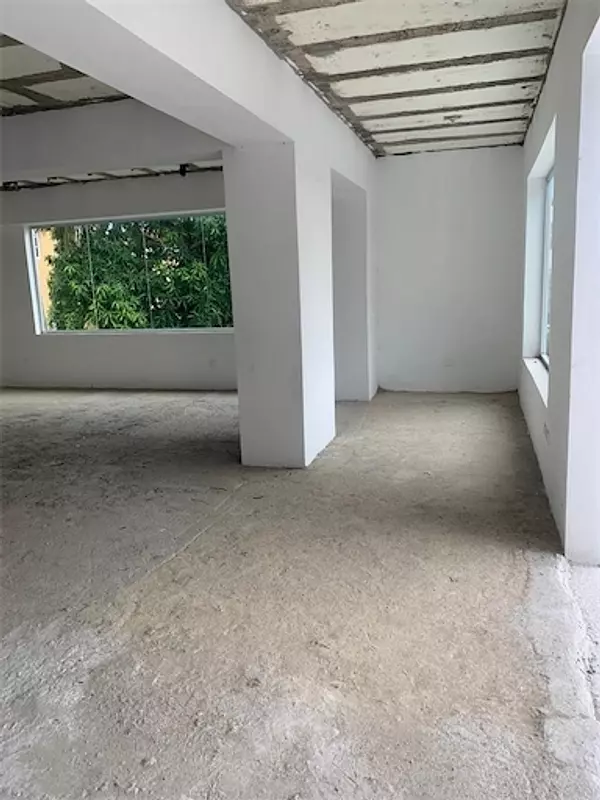 oficinas y locales comerciales - Local prados con terraza 10