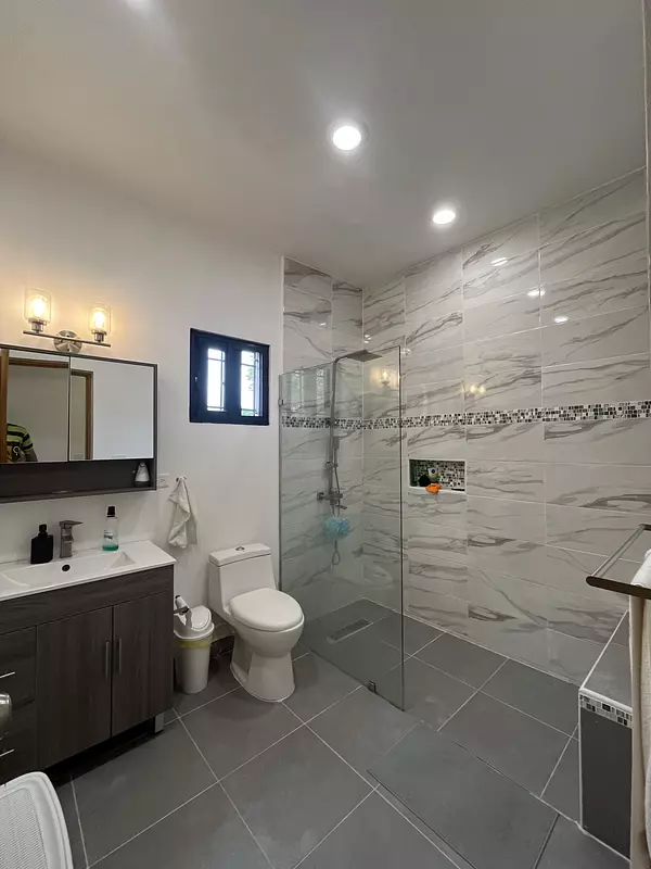 casas - Vendo moderna y cómoda casa en Cuesta Hermosa III 10