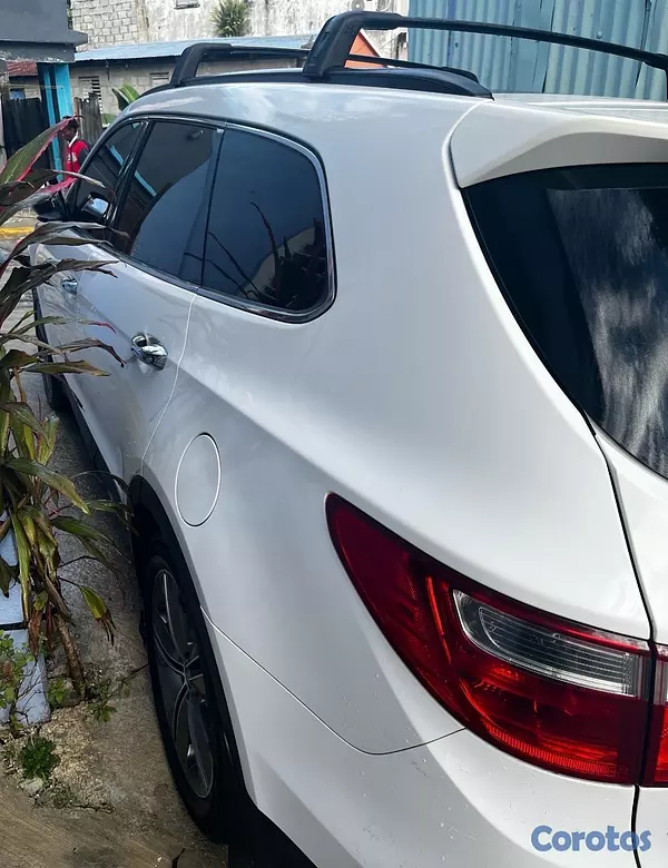 jeepetas y camionetas - Hyundai Santa  limited 2024 5