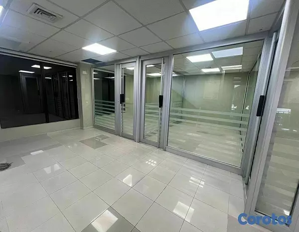oficinas y locales comerciales - Local comercial en alquiler  4
