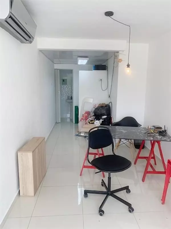 oficinas y locales comerciales - Local en el millon céntrico y comercial  2