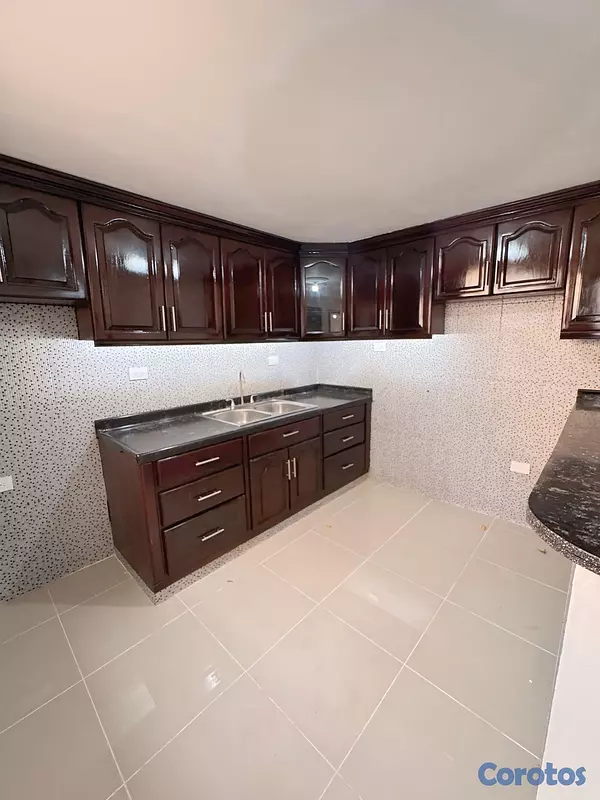 casas - venta de casa súper grande cerca del Corall mall autopista de san isidro  10