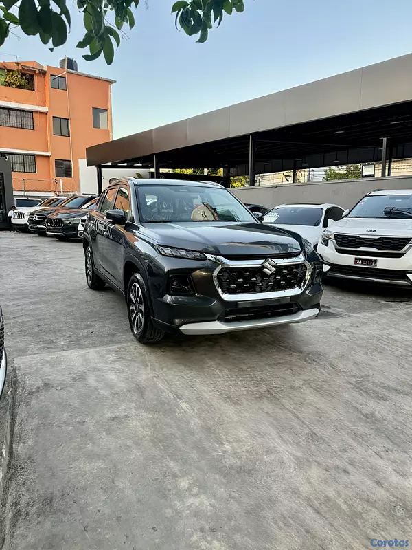 jeepetas y camionetas - Suzuki Grand Vitara GLX Hybrid 2025 0KM 3
