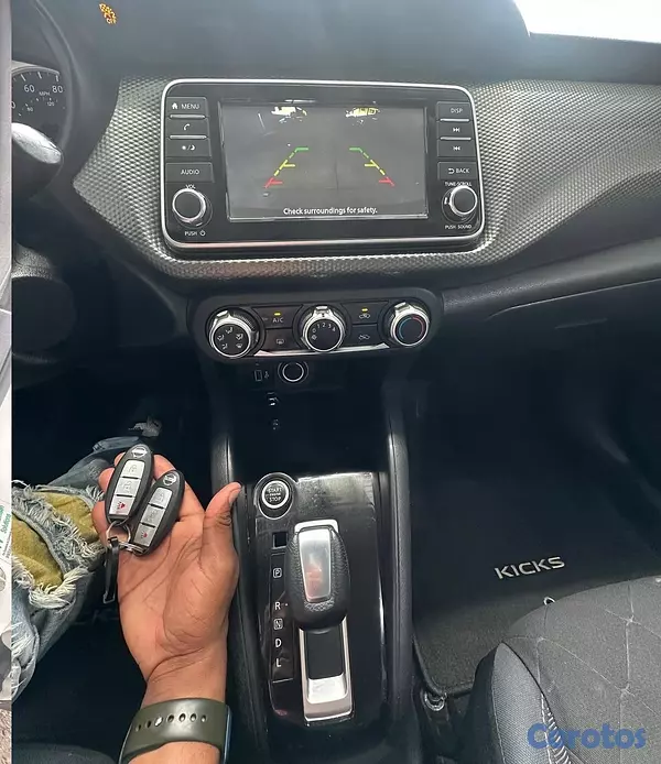 jeepetas y camionetas - Nissan Kicks SV 2020 9
