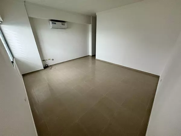 apartamentos - Apartamento en Alquiler
SERRALLES
USD 1,500.00 (Mantenimiento incluido)

 5