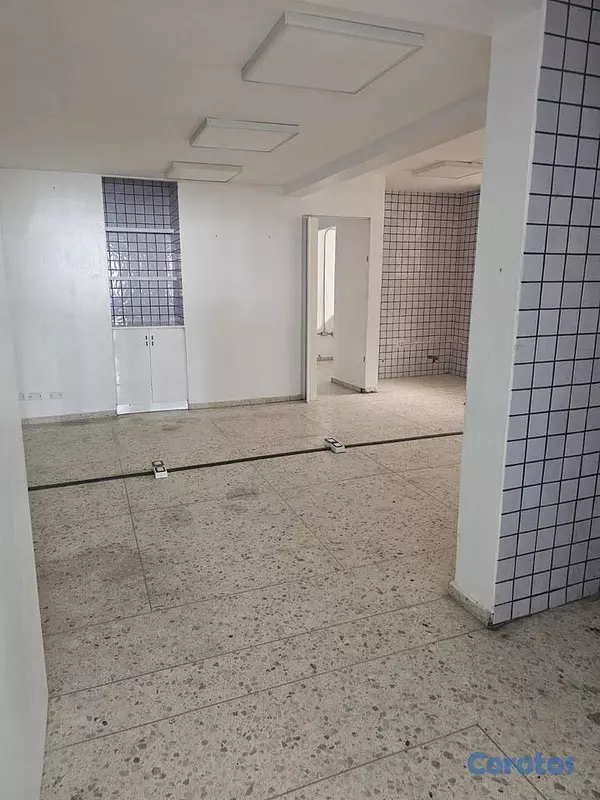 casas - Casa comercial de 315m2 en alquiler en Evaristo Mo 6
